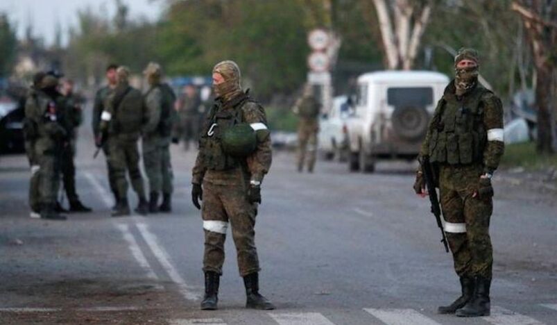 Mariupol defenders surrender to Russia
